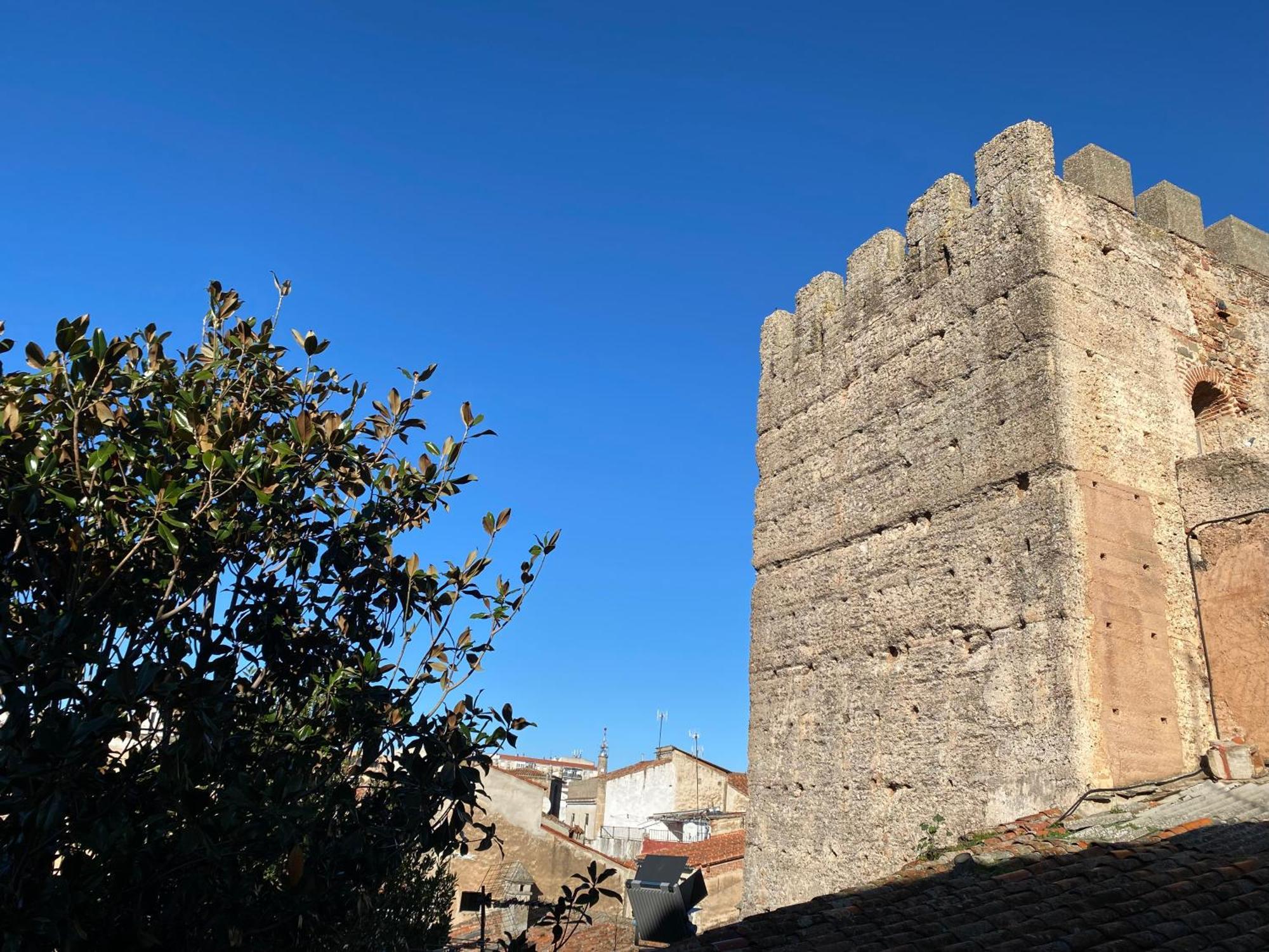 El Escondite De La Muralla Caceres Luaran gambar